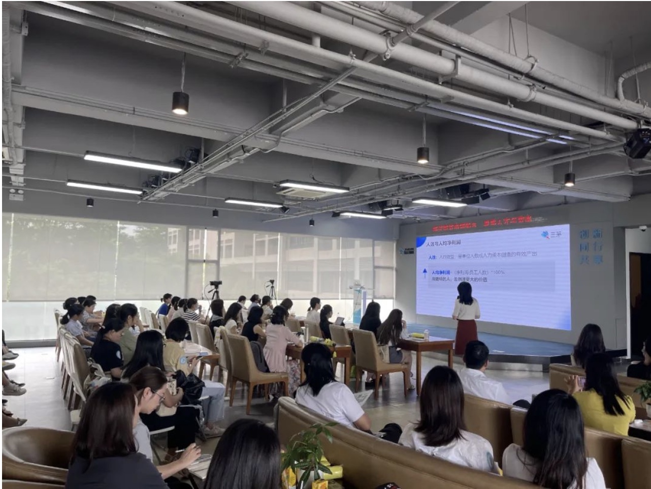 实现目标的双刃剑：探索绩效与人才盘点的黄金平衡